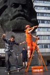 Ein neues Sternchen in der Stadt der Moderne - Der CAWG-Handwerker am Karl-Marx-Monument